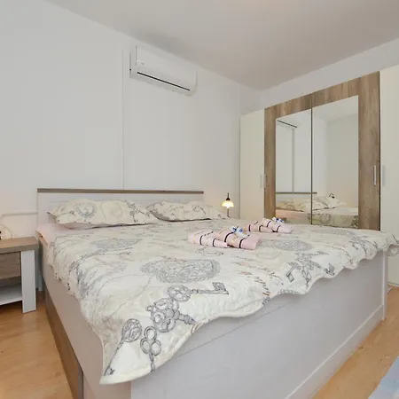 Simun Petar Apartment Posedarje